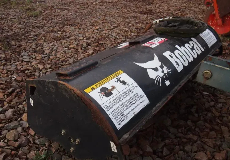 Glebogryzarka 2010 do BOBCATA - Почвофреза: фото 5 Glebogryzarka 2010 do BOBCATA - Почвофреза: фото 5