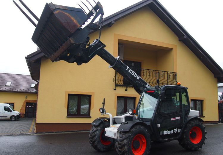 Ładowarka teleskopowa Bobcat T2556 2005 Ładowarka teleskopowa BOBCAT - Телескопический погрузчик: фото 1 Ładowarka teleskopowa Bobcat T2556 2005 Ładowarka teleskopowa BOBCAT - Телескопический погрузчик: фото 1