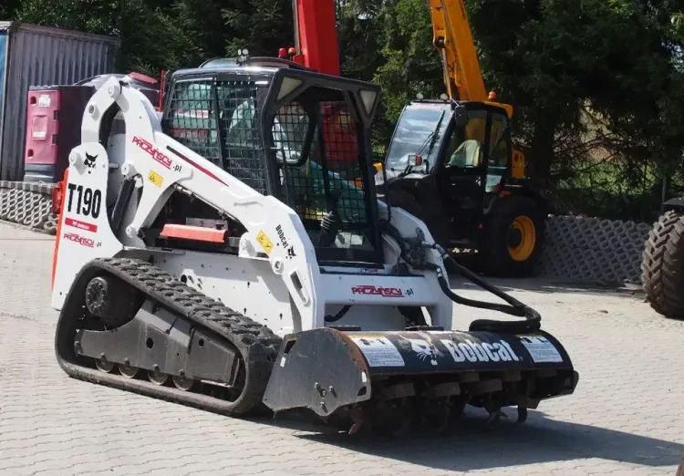 Miniładowarka Bobcat T190 2012 - Мини-погрузчик с бортовым поворотом: фото 4 Miniładowarka Bobcat T190 2012 - Мини-погрузчик с бортовым поворотом: фото 4