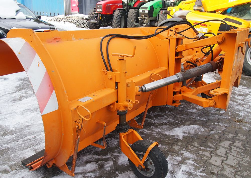 Pług do śniegu nn 2005 Skosowany obustronnie hydraulicznie - Отвал для снега: фото 2 Pług do śniegu nn 2005 Skosowany obustronnie hydraulicznie - Отвал для снега: фото 2