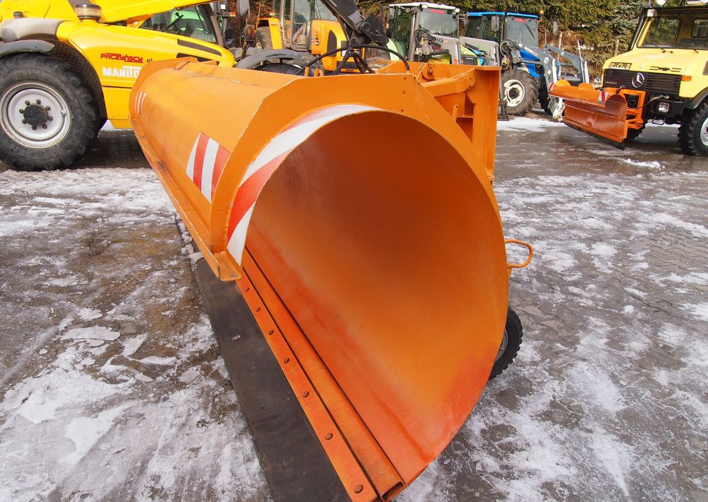Pług do śniegu nn 2005 Skosowany obustronnie hydraulicznie - Отвал для снега: фото 5 Pług do śniegu nn 2005 Skosowany obustronnie hydraulicznie - Отвал для снега: фото 5