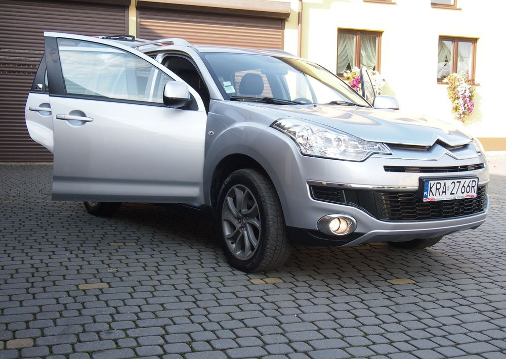 Samochód Citroen C-Crosser 2.2 HDI 2010 Samochód osobowy SUW 4x4 - Легковой автомобиль: фото 3 Samochód Citroen C-Crosser 2.2 HDI 2010 Samochód osobowy SUW 4x4 - Легковой автомобиль: фото 3