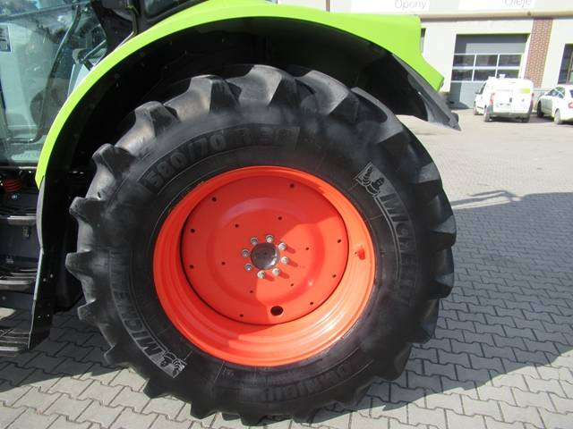 Трактор Claas Arion 620: фото 10