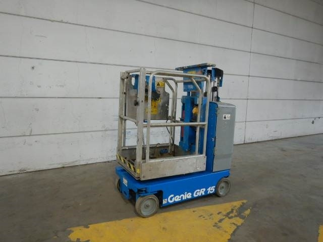 Genie GR15 - Вертикальный мачтовый подъемник: фото 3 Genie GR15 - Вертикальный мачтовый подъемник: фото 3