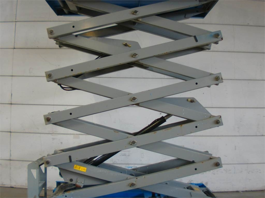 Ножничный подъемник Genie GS3246: фото 8 Ножничный подъемник Genie GS3246: фото 8