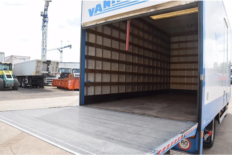 Грузовик с закрытым кузовом DAF LF 220 LF45 220: фото 11