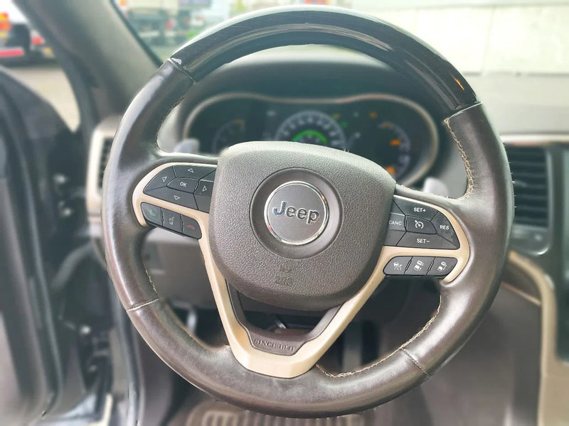 Jeep Grand Cherokee Jeep Grand Cherokee *Export*AHK 2,9t*zetelverw. voor-achter*elektr. zetels*adaptive cruise control - Легковой автомобиль: фото 5 Jeep Grand Cherokee Jeep Grand Cherokee *Export*AHK 2,9t*zetelverw. voor-achter*elektr. zetels*adaptive cruise control - Легковой автомобиль: фото 5