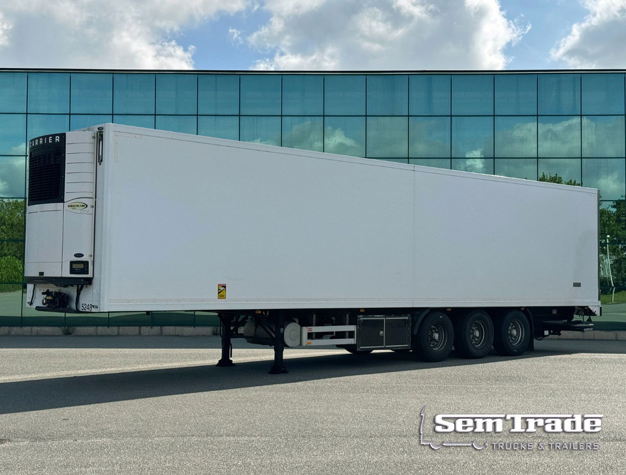 Pacton 3 AS VAN Beurden BAK 250 Breed 265 CM Hoog Liftas 2.000 KG Klep Carrier Vector 1550 MET Maar 4.050 UUR - Полуприцеп-рефрижератор: фото 1 Pacton 3 AS VAN Beurden BAK 250 Breed 265 CM Hoog Liftas 2.000 KG Klep Carrier Vector 1550 MET Maar 4.050 UUR - Полуприцеп-рефрижератор: фото 1