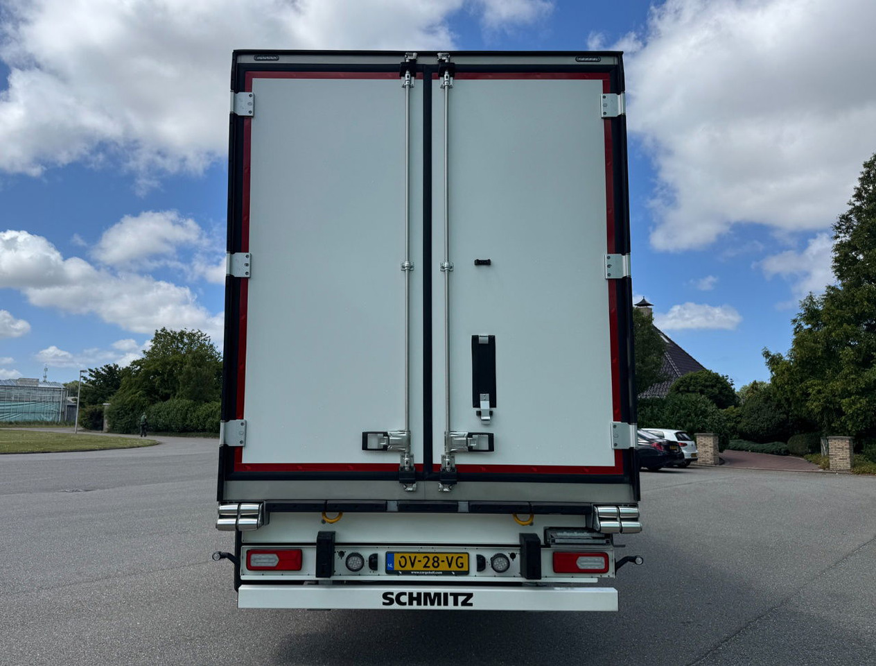 Schmitz Cargobull SCBS3B Thermo King Avancer A-400 270 High NEW AND Unused 2x Lift Axles Flower Wide - Полуприцеп-рефрижератор: фото 4 Schmitz Cargobull SCBS3B Thermo King Avancer A-400 270 High NEW AND Unused 2x Lift Axles Flower Wide - Полуприцеп-рефрижератор: фото 4