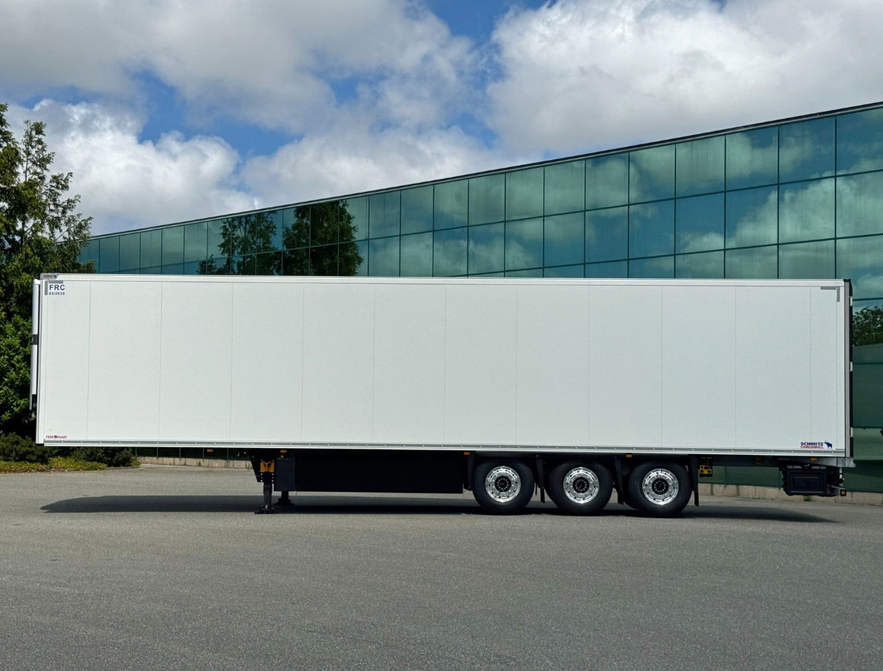 Schmitz Cargobull SCBS3B Thermo King Avancer A-400 270 High NEW AND Unused 2x Lift Axles Flower Wide - Полуприцеп-рефрижератор: фото 2 Schmitz Cargobull SCBS3B Thermo King Avancer A-400 270 High NEW AND Unused 2x Lift Axles Flower Wide - Полуприцеп-рефрижератор: фото 2