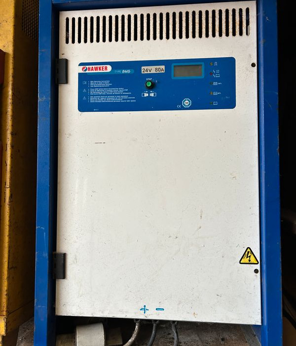 Chargeurs de batteries de traction pour elevateurs , transpalettes , gerbeurs electriques - Промышленное оборудование: фото 3 Chargeurs de batteries de traction pour elevateurs , transpalettes , gerbeurs electriques - Промышленное оборудование: фото 3