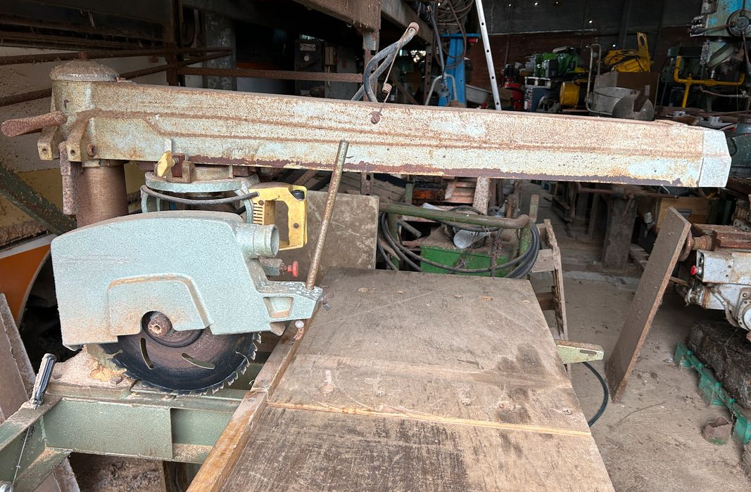 Transporteurs à roulleaux , Cadreuse hydraulique Guilliet ,Scie à ruban ,Scie radiale ,scie circulaire à Bois à Metals - Промышленное оборудование: фото 3 Transporteurs à roulleaux , Cadreuse hydraulique Guilliet ,Scie à ruban ,Scie radiale ,scie circulaire à Bois à Metals - Промышленное оборудование: фото 3