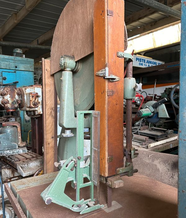 Transporteurs à roulleaux , Cadreuse hydraulique Guilliet ,Scie à ruban ,Scie radiale ,scie circulaire à Bois à Metals - Промышленное оборудование: фото 2 Transporteurs à roulleaux , Cadreuse hydraulique Guilliet ,Scie à ruban ,Scie radiale ,scie circulaire à Bois à Metals - Промышленное оборудование: фото 2