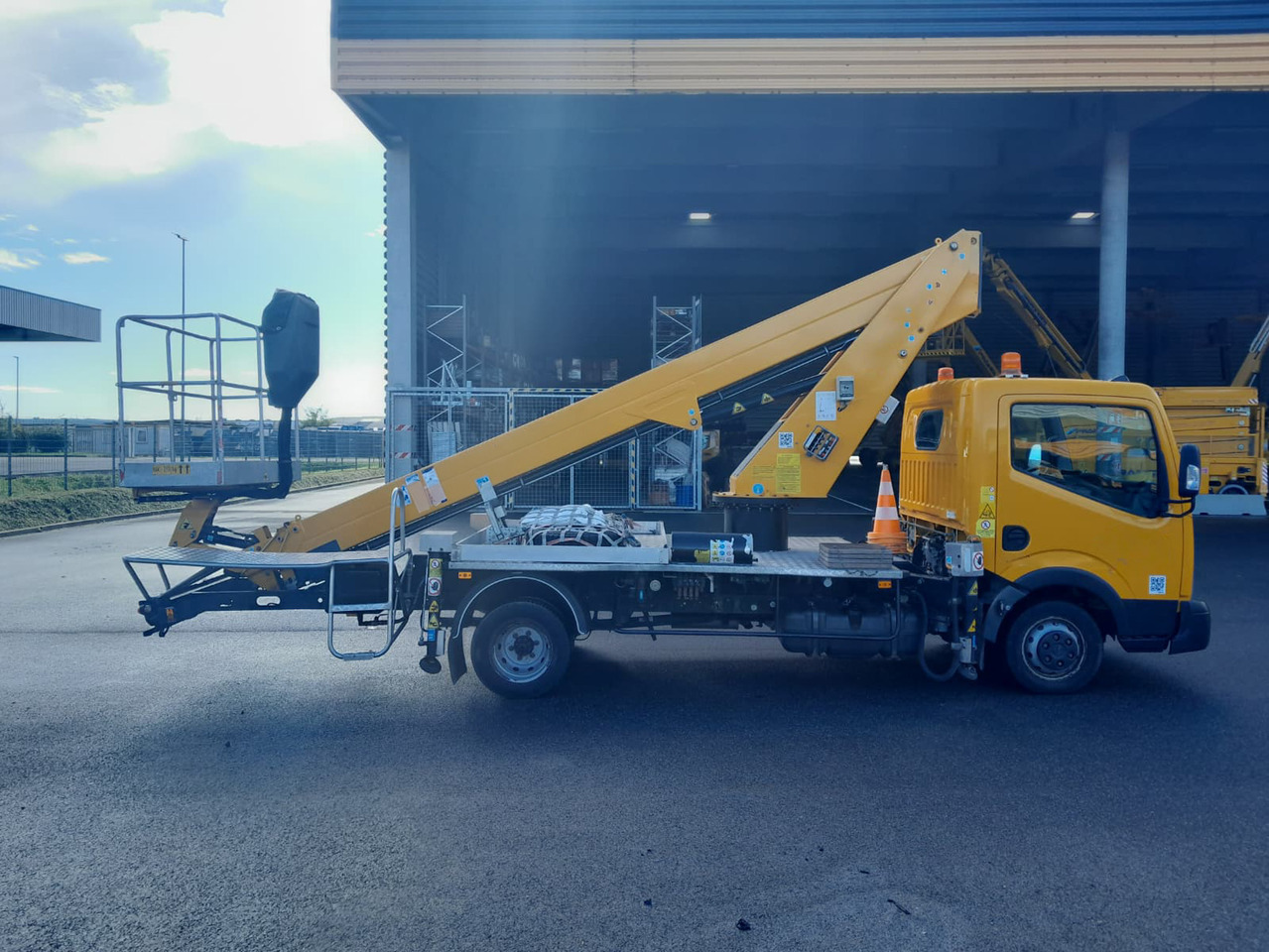 GSR E200T Comfort X - Грузовик с подъемником: фото 5 GSR E200T Comfort X - Грузовик с подъемником: фото 5