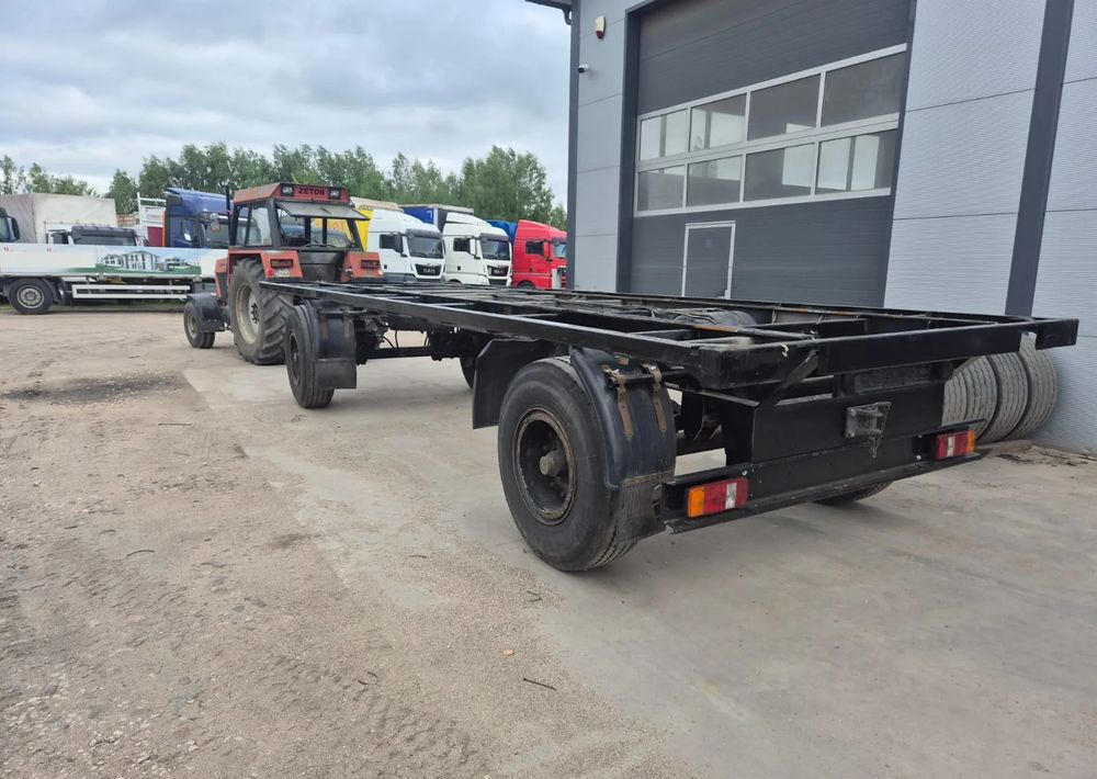 Schmitz Cargobull Przyczepa Krone na resorze - Прицеп мультилифт/ Бункеровоз: фото 2 Schmitz Cargobull Przyczepa Krone na resorze - Прицеп мультилифт/ Бункеровоз: фото 2