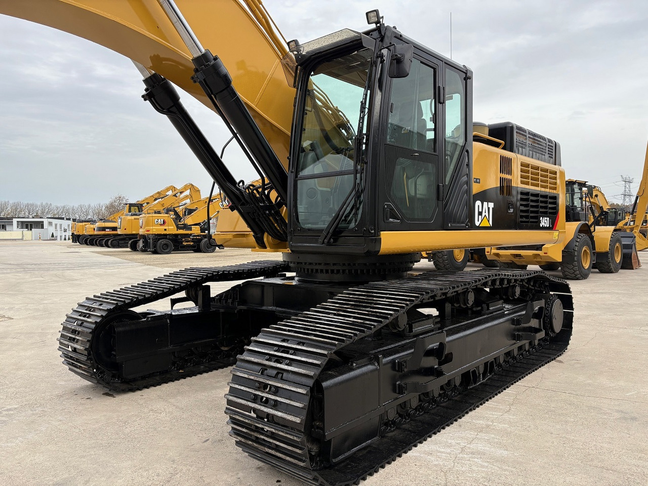 CATERPILLAR 345DL - Гусеничный экскаватор: фото 2 CATERPILLAR 345DL - Гусеничный экскаватор: фото 2