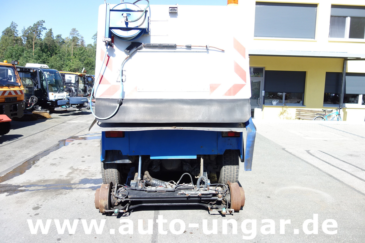 BUCHER CityCat CC5000 Schienenreiniger Kehrmaschine RailRoad Zweiweg - Подметально-уборочная машина: фото 4 BUCHER CityCat CC5000 Schienenreiniger Kehrmaschine RailRoad Zweiweg - Подметально-уборочная машина: фото 4