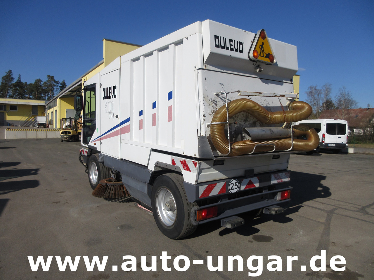 DULEVO 5000 City Hochentleerung Handsaugschlauch  Frontbesen 4x4x4 - Подметально-уборочная машина: фото 3 DULEVO 5000 City Hochentleerung Handsaugschlauch  Frontbesen 4x4x4 - Подметально-уборочная машина: фото 3