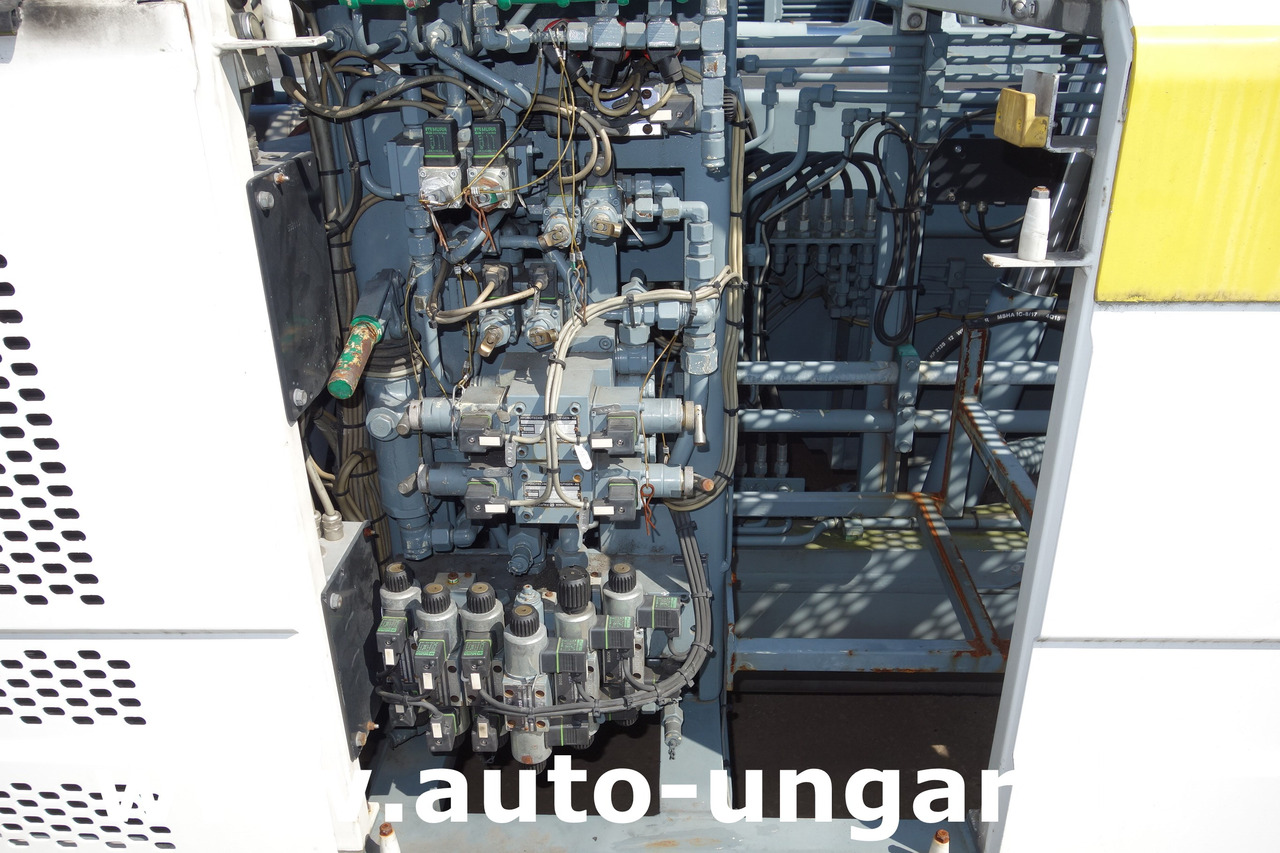 Аэродромный тягач GOLDHOFER AST-1 A500 Baujahr 1999 Push-Back towbarless Pushback Liebherr used GSE: фото 32