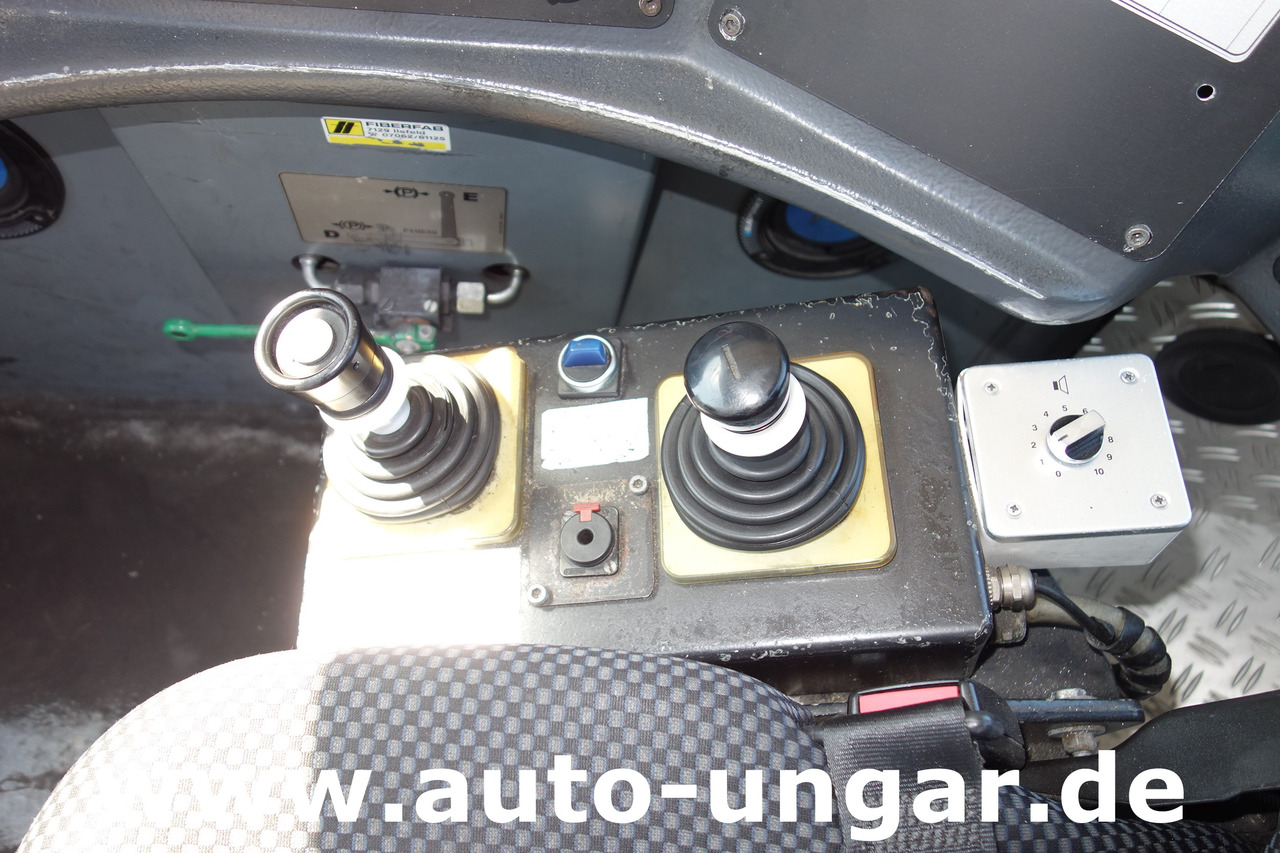 Аэродромный тягач GOLDHOFER AST-1 A500 Baujahr 1999 Push-Back towbarless Pushback Liebherr used GSE: фото 21