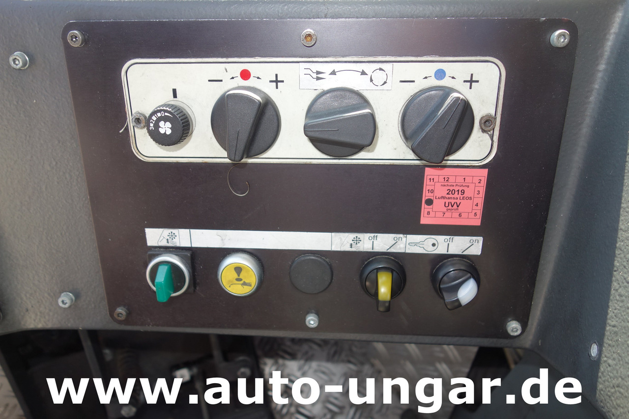 Аэродромный тягач GOLDHOFER AST-1 A500 Baujahr 1999 Push-Back towbarless Pushback Liebherr used GSE: фото 25