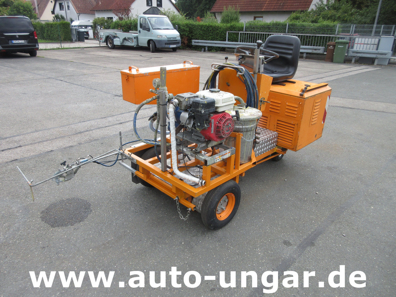 Graco LineLazer II 5900 auf Zindel VarioZet Linedriver Perlstreuer + Airless-Farb-Spritze Hofmann - Асфальтоукладочная техника: фото 2 Graco LineLazer II 5900 auf Zindel VarioZet Linedriver Perlstreuer + Airless-Farb-Spritze Hofmann - Асфальтоукладочная техника: фото 2