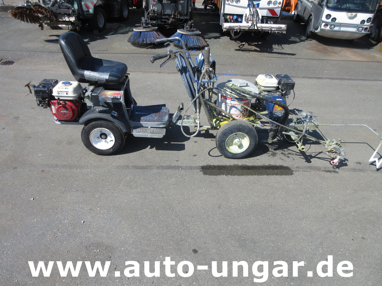 Graco LineLazer III 3900 Linedriver ride-on striper Roadmarking Straßenmarkierung - Асфальтоукладочная техника: фото 4 Graco LineLazer III 3900 Linedriver ride-on striper Roadmarking Straßenmarkierung - Асфальтоукладочная техника: фото 4