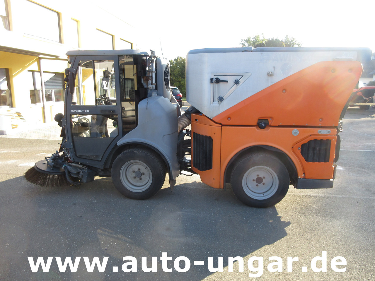 Hako CityMaster CM 1600 Kehrmaschine Knicklenkung Allrad Kommunalfahrzeug - Подметально-уборочная машина: фото 4 Hako CityMaster CM 1600 Kehrmaschine Knicklenkung Allrad Kommunalfahrzeug - Подметально-уборочная машина: фото 4