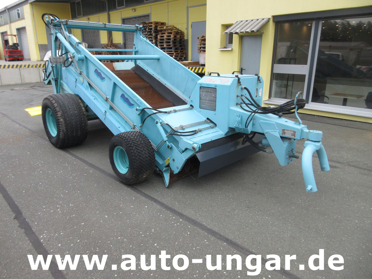 Pistenbully BeachTech STR 2000 BeachCleaner Strandreiniger чистач на плажа - Коммунальная/ Специальная техника: фото 2 Pistenbully BeachTech STR 2000 BeachCleaner Strandreiniger чистач на плажа - Коммунальная/ Специальная техника: фото 2