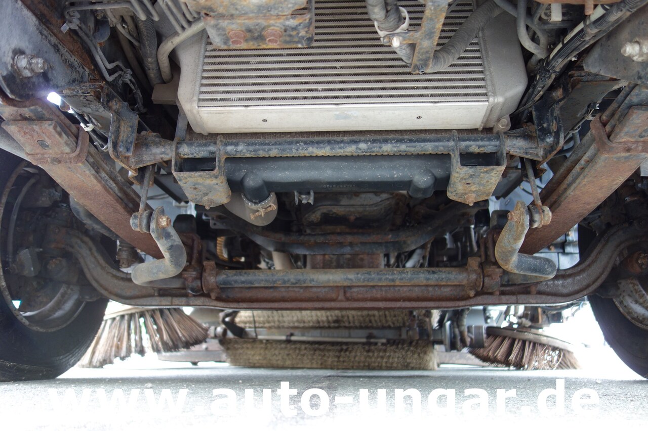 Подметально-уборочная машина Mitsubishi Fuso Canter 7C15 mit Brock SL 140/2 Kehrmaschine Euro 4: фото 12 Подметально-уборочная машина Mitsubishi Fuso Canter 7C15 mit Brock SL 140/2 Kehrmaschine Euro 4: фото 12