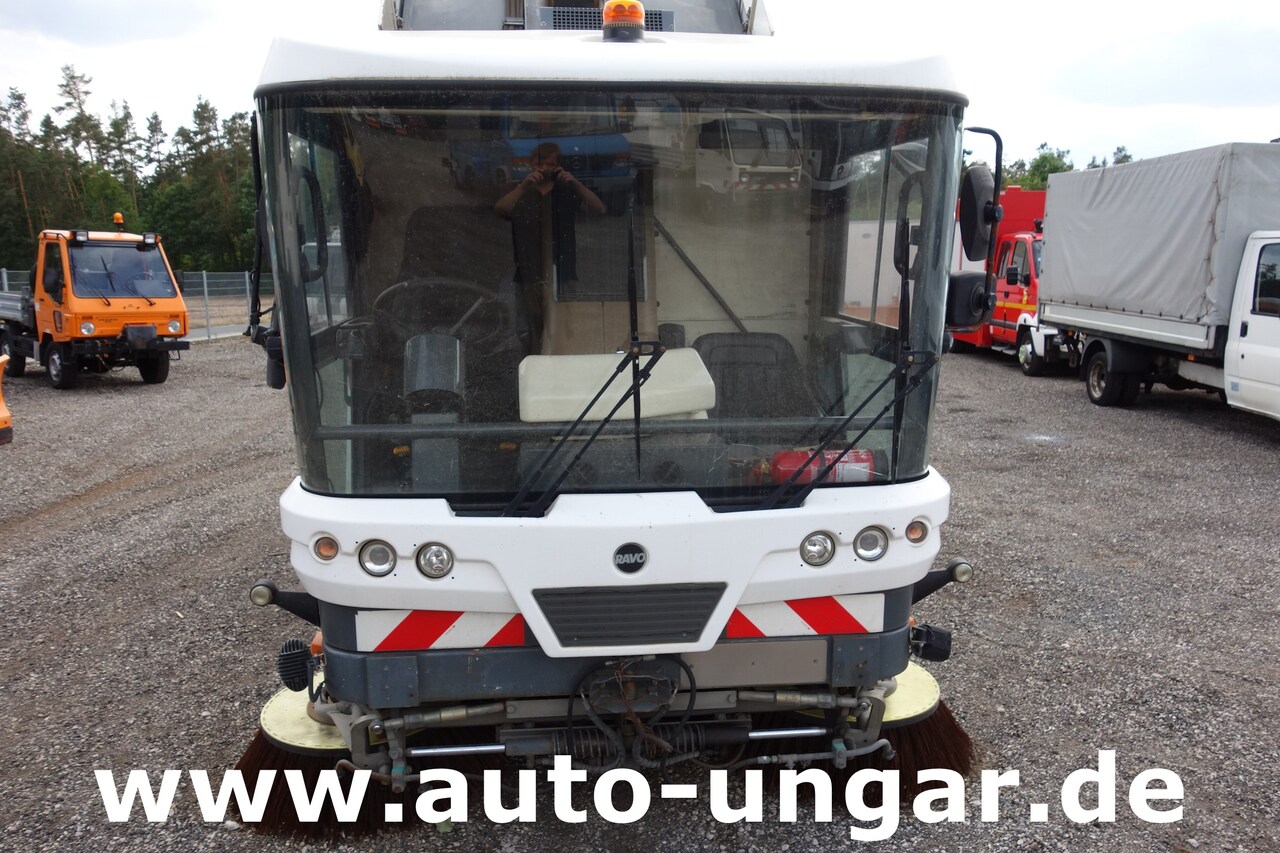 Ravo C540 / 530 Kehrmaschine - Kärcher - Heckabsaugung - Motorschaden - Подметально-уборочная машина: фото 3 Ravo C540 / 530 Kehrmaschine - Kärcher - Heckabsaugung - Motorschaden - Подметально-уборочная машина: фото 3