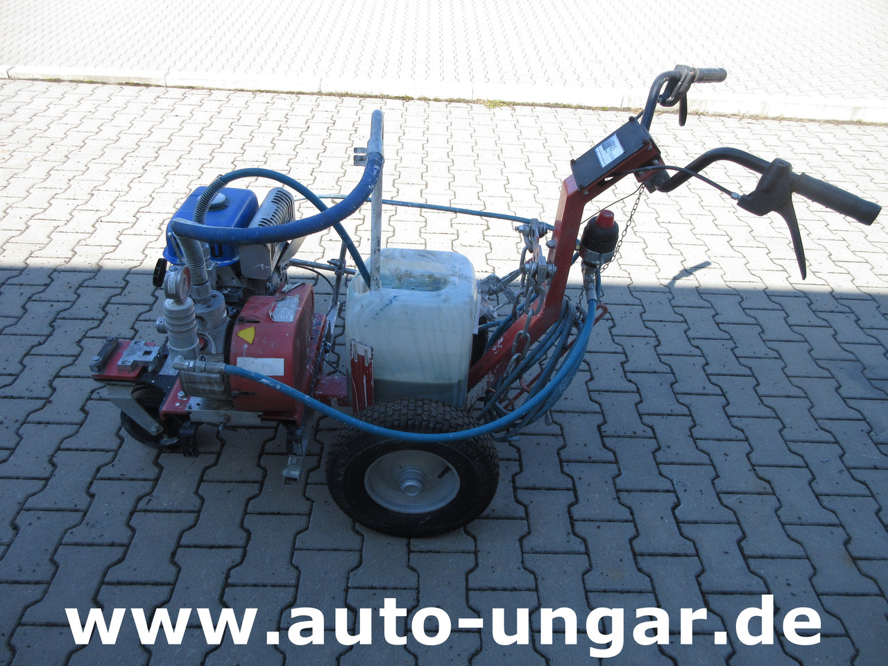 Larius Miro Liner Plus Airless Roadmarking Markiermaschine Bj. 2017 Graco - Строительная техника: фото 5 Larius Miro Liner Plus Airless Roadmarking Markiermaschine Bj. 2017 Graco - Строительная техника: фото 5