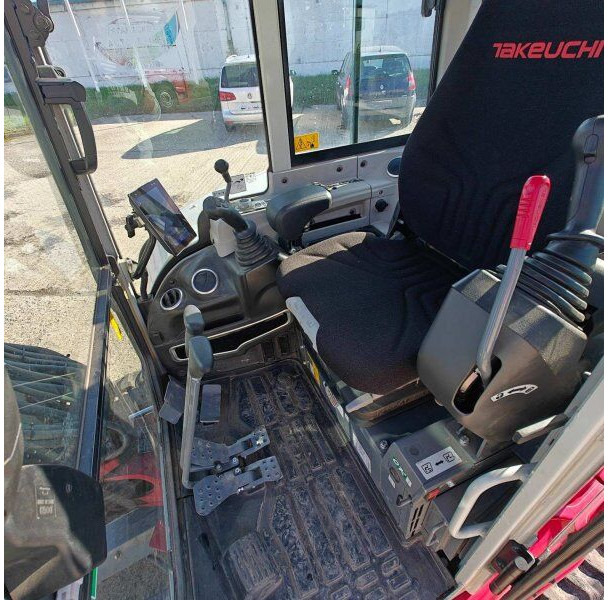 Takeuchi TB 335 R - Мини-экскаватор: фото 5 Takeuchi TB 335 R - Мини-экскаватор: фото 5