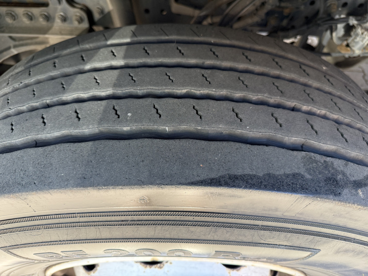 Mercedes-Benz Actros 1827 Kran Palfinger PK 9002 - Тентованный грузовик, Автоманипулятор: фото 2 Mercedes-Benz Actros 1827 Kran Palfinger PK 9002 - Тентованный грузовик, Автоманипулятор: фото 2