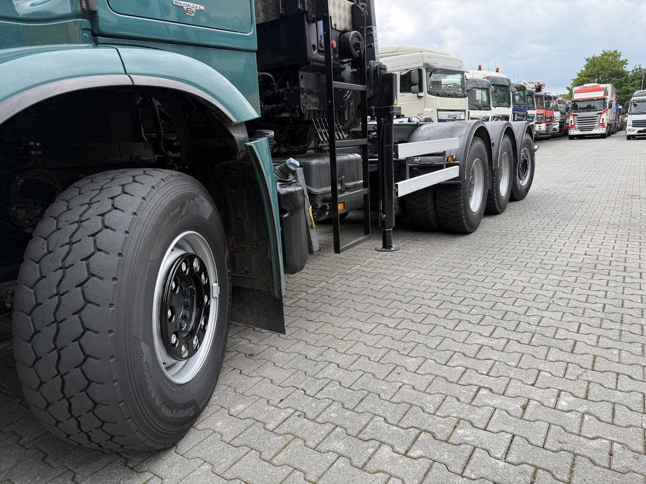 Крюковой мультилифт, Автоманипулятор Mercedes-Benz Arocs 3251 8X4 Haken mit Kran HMF 2620 K5: фото 14 Крюковой мультилифт, Автоманипулятор Mercedes-Benz Arocs 3251 8X4 Haken mit Kran HMF 2620 K5: фото 14