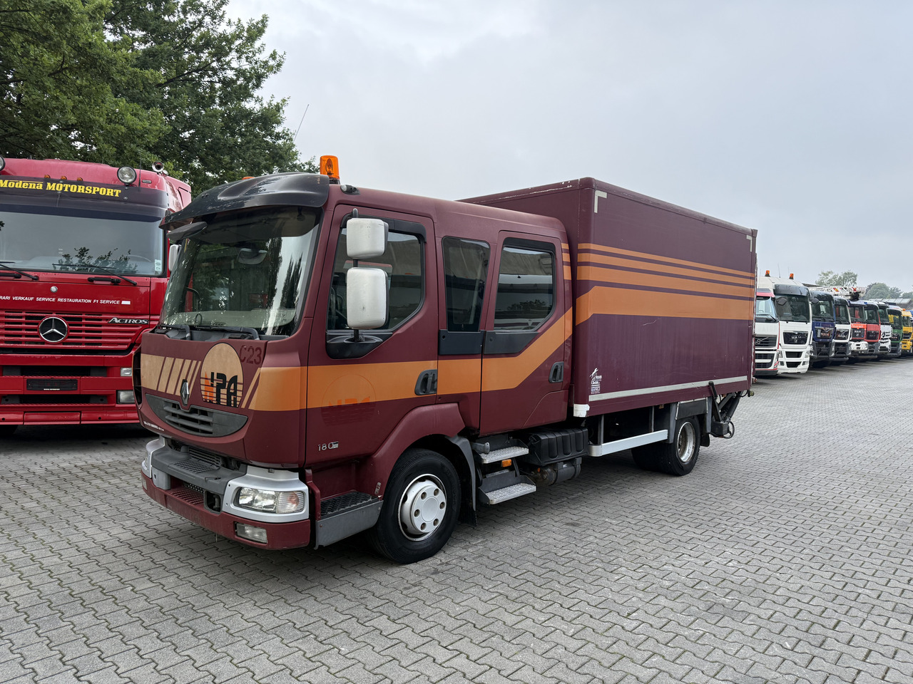 Renault Midlum 180.10 DoKa - Грузовик с закрытым кузовом: фото 1 Renault Midlum 180.10 DoKa - Грузовик с закрытым кузовом: фото 1