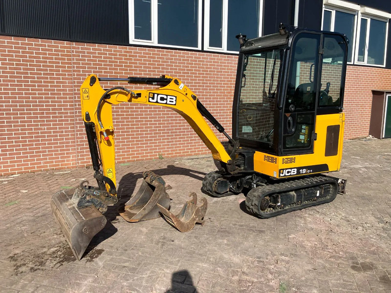 JCB 19C-1 - Мини-экскаватор: фото 1 JCB 19C-1 - Мини-экскаватор: фото 1