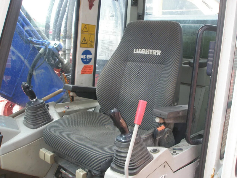 Гусеничный экскаватор Liebherr R924B: фото 7