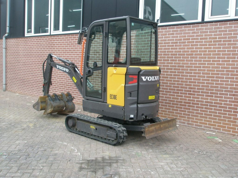 Volvo ECR18E - Мини-экскаватор: фото 2 Volvo ECR18E - Мини-экскаватор: фото 2