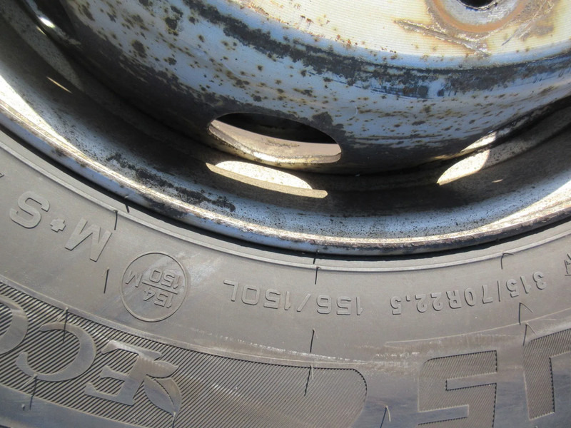 Aeolus 315/70R 22,5 M+S LOD 156/150L PROFIEL 80% MET STAAL WIEL VOOR 2X - Шина для Грузовиков: фото 3 Aeolus 315/70R 22,5 M+S LOD 156/150L PROFIEL 80% MET STAAL WIEL VOOR 2X - Шина для Грузовиков: фото 3