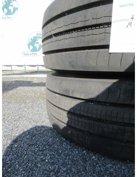 Bridgestone 265/70R 17.5 VOORBAND MET STAAL WIEL 2 X PROFIEL CA 70% M+S - Шина для Грузовиков: фото 4 Bridgestone 265/70R 17.5 VOORBAND MET STAAL WIEL 2 X PROFIEL CA 70% M+S - Шина для Грузовиков: фото 4