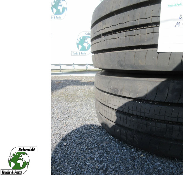 Bridgestone 265/70R 17.5 VOORBAND MET STAAL WIEL 2 X PROFIEL CA 70% M+S - Шина для Грузовиков: фото 1 Bridgestone 265/70R 17.5 VOORBAND MET STAAL WIEL 2 X PROFIEL CA 70% M+S - Шина для Грузовиков: фото 1