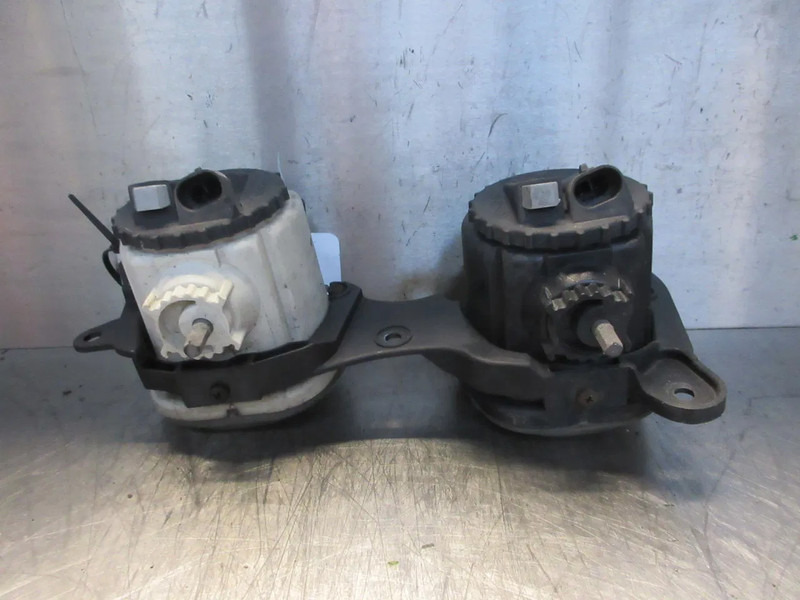 Iveco 504181095//504181096 IVECO HI WAY EURO 6 MODEL 2016 - Противотуманная фара для Грузовиков: фото 4 Iveco 504181095//504181096 IVECO HI WAY EURO 6 MODEL 2016 - Противотуманная фара для Грузовиков: фото 4