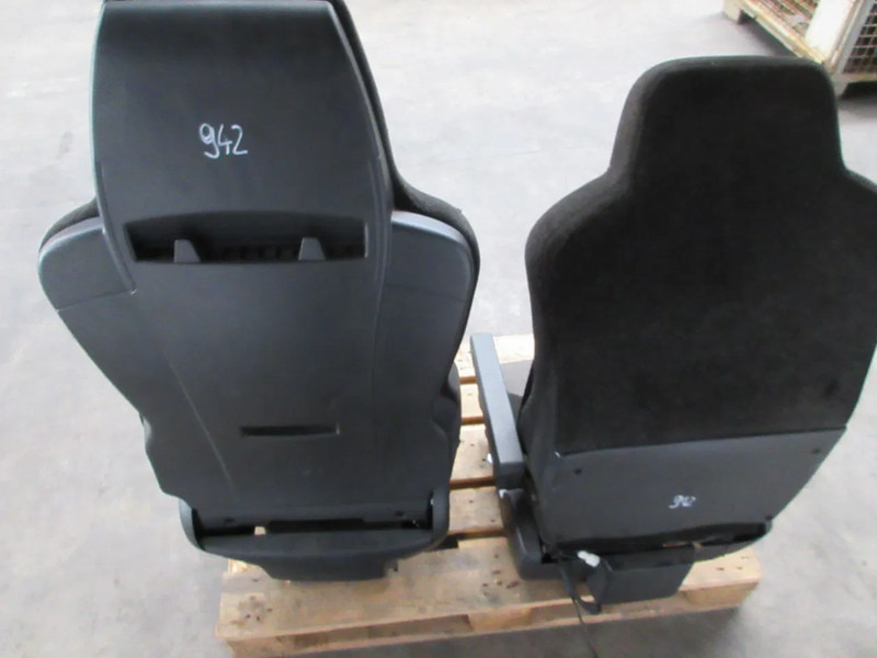 MAN 81.62307-6481//81.62307-6447//81.62307-6516/81.62307-6414 STOEL SET TGX - Сиденье для Грузовиков: фото 3 MAN 81.62307-6481//81.62307-6447//81.62307-6516/81.62307-6414 STOEL SET TGX - Сиденье для Грузовиков: фото 3