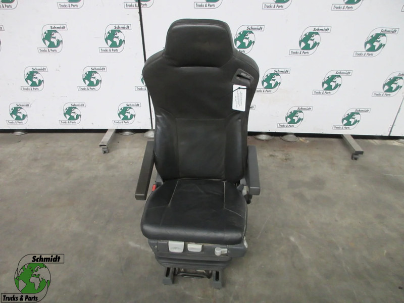 MAN 81.62307-6623//81.62307-662181.62307-6562//81.62307-6558 STOELEN SET - Сиденье для Грузовиков: фото 1 MAN 81.62307-6623//81.62307-662181.62307-6562//81.62307-6558 STOELEN SET - Сиденье для Грузовиков: фото 1