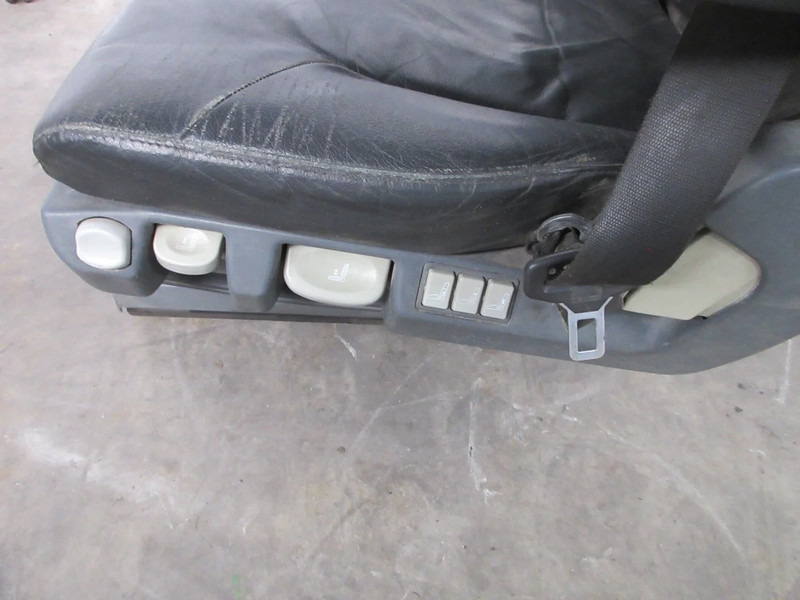 MAN 81.62307-6623//81.62307-662181.62307-6562//81.62307-6558 STOELEN SET - Сиденье для Грузовиков: фото 4 MAN 81.62307-6623//81.62307-662181.62307-6562//81.62307-6558 STOELEN SET - Сиденье для Грузовиков: фото 4