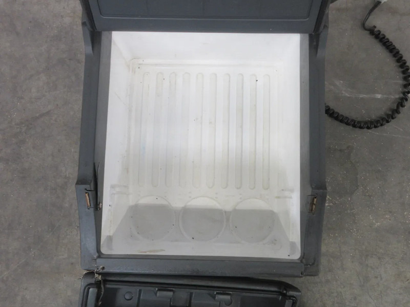 MAN 81.63910-6032 KOELKAST MAN 18.480 TGX EURO 6 MODEL 2012 - Электрическая система для Грузовиков: фото 5 MAN 81.63910-6032 KOELKAST MAN 18.480 TGX EURO 6 MODEL 2012 - Электрическая система для Грузовиков: фото 5