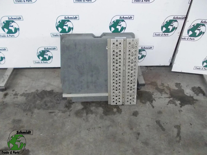 Mercedes-Benz ACTROS A 960 520 18 31 ACCUBAK DEKSEL EURO 6 - Аккумулятор для Грузовиков: фото 1 Mercedes-Benz ACTROS A 960 520 18 31 ACCUBAK DEKSEL EURO 6 - Аккумулятор для Грузовиков: фото 1