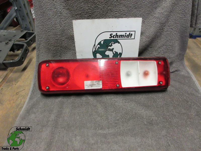 Renault 7420769776 ACHTERLAMP RENAULT T SERIE MODEL 2018 RECHTS - Задний фонарь для Грузовиков: фото 1 Renault 7420769776 ACHTERLAMP RENAULT T SERIE MODEL 2018 RECHTS - Задний фонарь для Грузовиков: фото 1