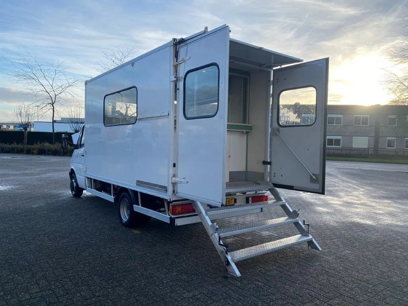 Mercedes-Benz Sprinter 410D / FOOD TRUCK / TUV:23-04-2025 / ONLY:27097 KM / EX GOVERNMENT / HYDRAULIC PARK LEVEL / PARKCOOL+HEAT / FRIDGE / MARGE!! / G - Коммерческий автомобиль: фото 4 Mercedes-Benz Sprinter 410D / FOOD TRUCK / TUV:23-04-2025 / ONLY:27097 KM / EX GOVERNMENT / HYDRAULIC PARK LEVEL / PARKCOOL+HEAT / FRIDGE / MARGE!! / G - Коммерческий автомобиль: фото 4